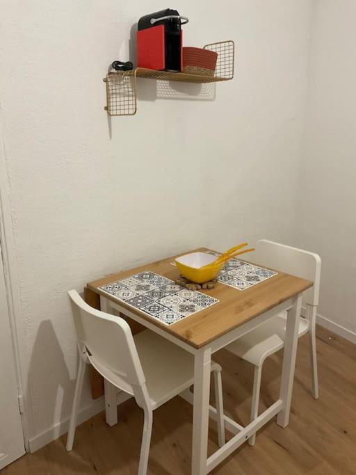 Appartement Hyper Centre Climatise Salon-de-Provence Kültér fotó